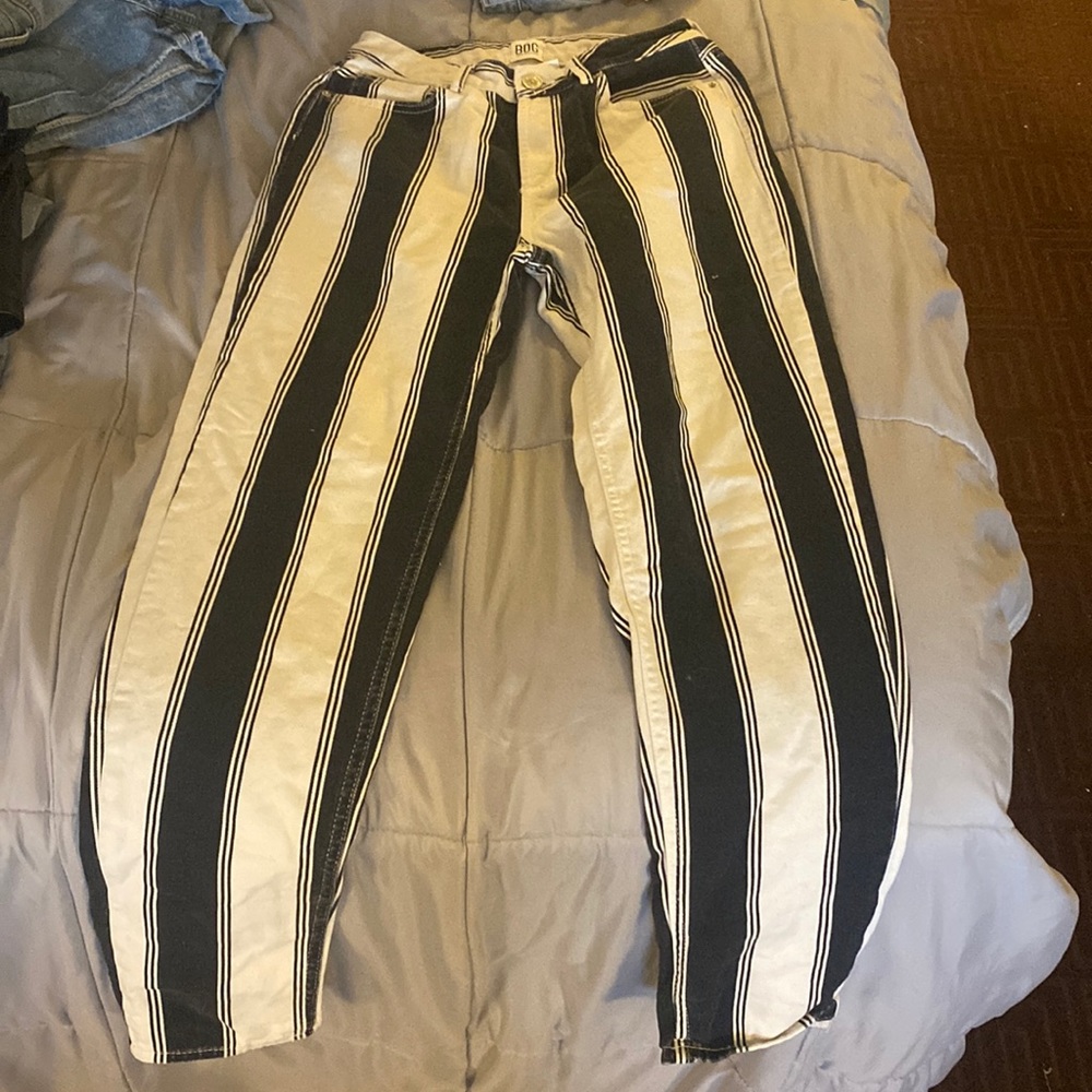 BDG Mom Jeans (Size W26)